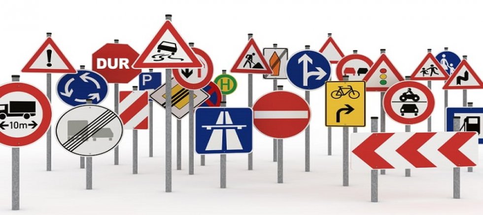 BANAZ İLÇESİNDE SON GÜNLERDE MEYDANA GELEN TRAFİK KAZALARI SÜRÜCÜ KAYNAKLI.