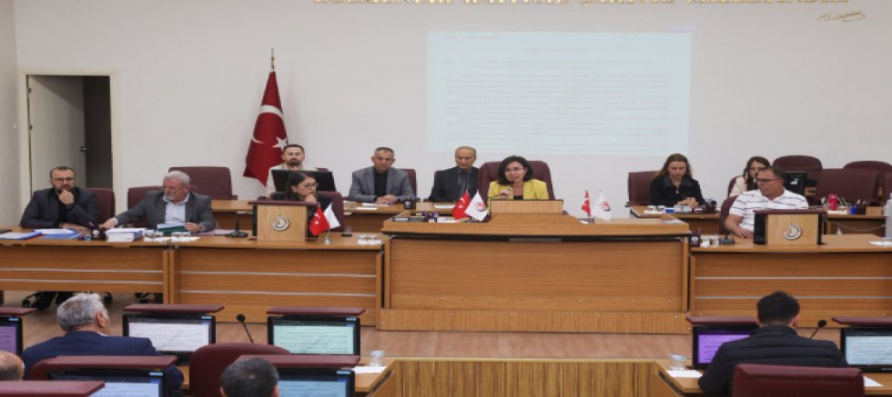BELEDİYE MECLİSİ'NDE YENİ DAĞILIM. HANGİ PARTİ KAÇ KOLTUĞA SAHİP.