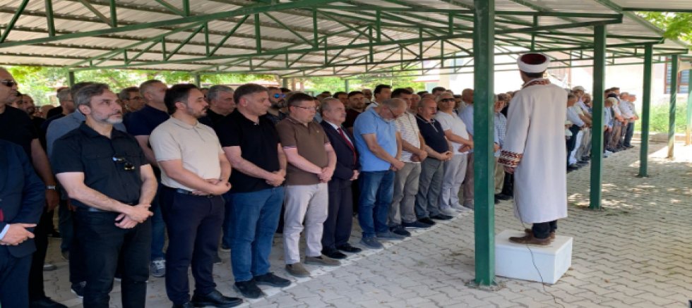 HASAN ERDOĞAN'IN VEFAT EDEN BABASI BUGÜN ULUBEY İLÇESİ MEZARLIĞINA DEFNEDİLDİ.