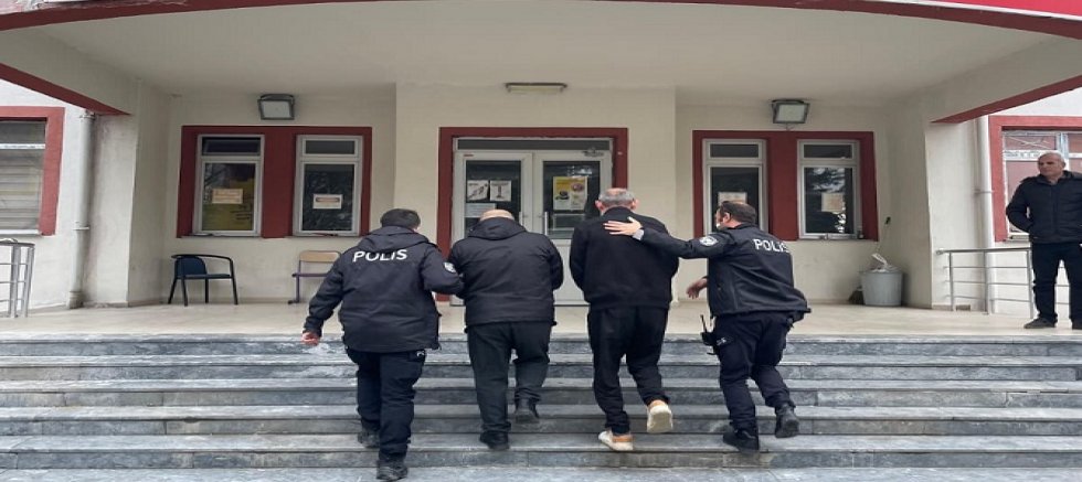 İSTANBUL'DAN GETİRDİKLERİ UYUŞTURUCUYU SATMAK İSTERKEN YAKALANDILAR.