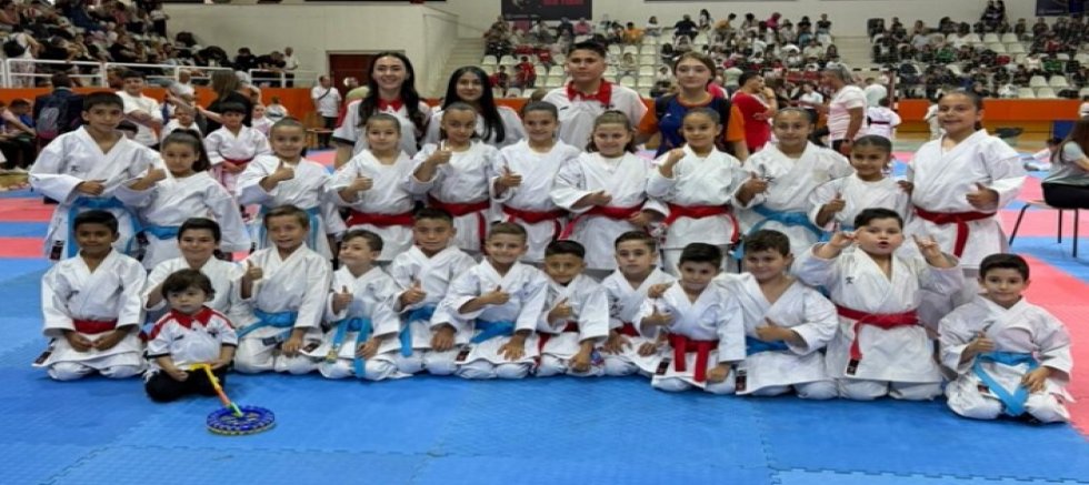 İzmir’de Uşak Rüzgârı: Karate Özlem Spor Kulübü Madalyalara Ambargo Koydu