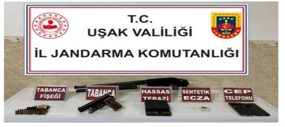JANDARMA OPERASYON YAPTI RUHSATSIZ SİLAH VE UYUŞTURUCU ELE GEÇİRDİ.