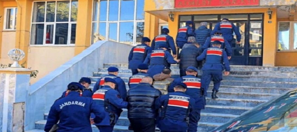 UŞAK'IN DA İÇİNDE BULUNDUĞU 3 İL'DE SİBER DOLANDIRICILIK OPERASYONU.