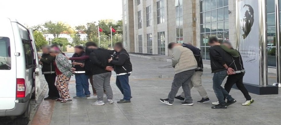 UŞAK'TA NARKOTİK OPERASYONU 7 TUTUKLAMA.