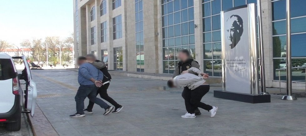 UŞAK'TA UYUŞTURUCU OPERASYONU 3 TUTUKLAMA.