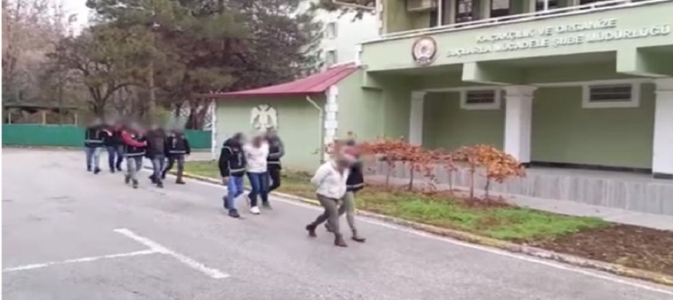 UŞAK'TA TEFECİLİK OPERASYONU  5 ŞÜPHELİ GÖZALTINDA