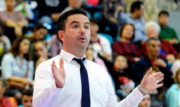OZAN BULKAZ TEKRAR UŞAK BASKETBOL TAKIMI'NIN BAŞINA GEÇTİ.
