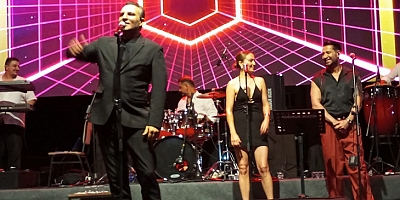 BANAZ'IN BAŞARILI BAŞKANI ZAFER ARPACI BANAZLILARA UNUTULMAZ BİR GECE HEDİYE ETTİ.