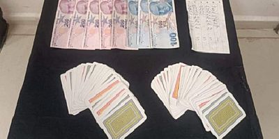 EŞME'DE KUMARHANE HALİNE GETİRİLEN KAHVEHANEYE BASKIN.