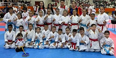 İzmir’de Uşak Rüzgârı: Karate Özlem Spor Kulübü Madalyalara Ambargo Koydu
