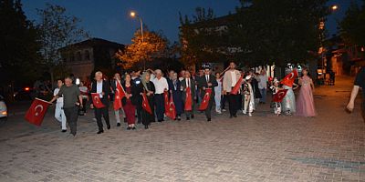 KARAHALLI'NIN KURTULUŞ YILDÖNÜMÜ COŞKUYLA KUTLANDI.