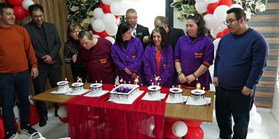 SEVGİ KAFE'DE ÖZEL BİREYLERİN DOĞUM GÜNLERİ KUTLANDI.