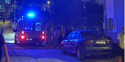 UŞAK'TA BIÇAKLI KAVGA 2 YARALI