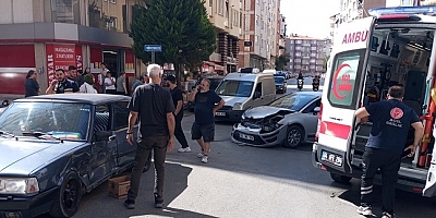 UŞAK'TA MEYDANA GELEN KAZA'DA 1 KİŞİ YARALANDI.