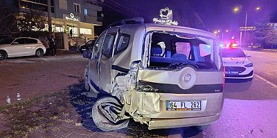 UŞAK'TA MEYDANA GELEN KAZADA 2 KİŞİ YARALANDI.