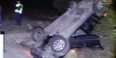 UŞAK'TA TAKLA ATAN ARACIN SÜRÜCÜSÜ YARA ALMADAN KURTULDU.