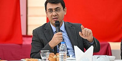 UŞAK VALİSİ SERDAR KARTAL BASIN MENSUPLARIYLA BİR ARAYA GELDİ.