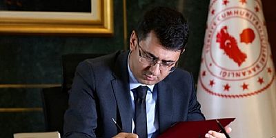 UŞAK VALİSİ SERDAR KARTAL UŞAK'IN KURTULUŞUNUN 104. YILI DOLAYISIYLA BİR KUTLAMA MESAJI YAYINLADI.
