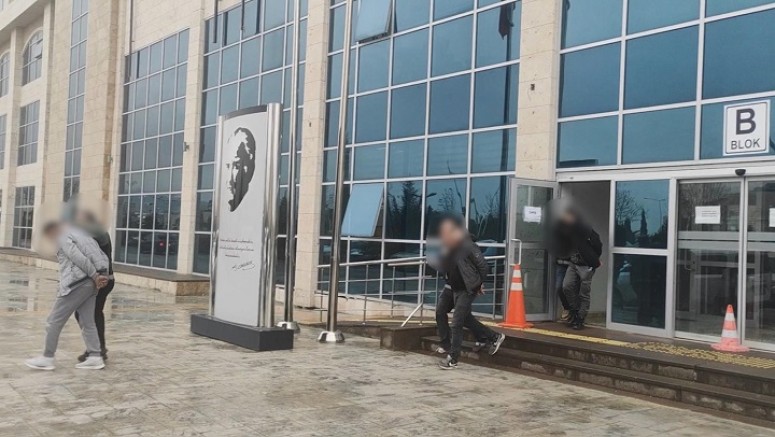 UŞAK'TA UYUŞTURUCU OPERASYONU 3 TUTUKLAMA.